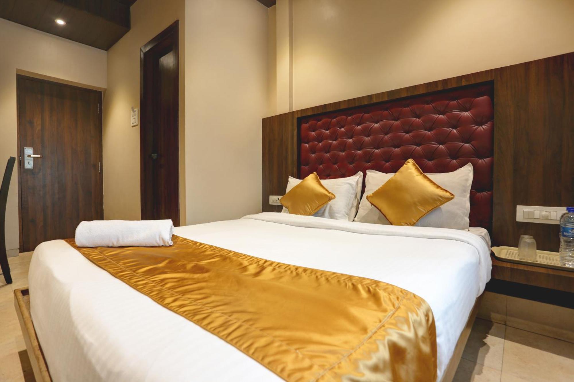 Hotel Sea Breeze Mumbai Exterior photo