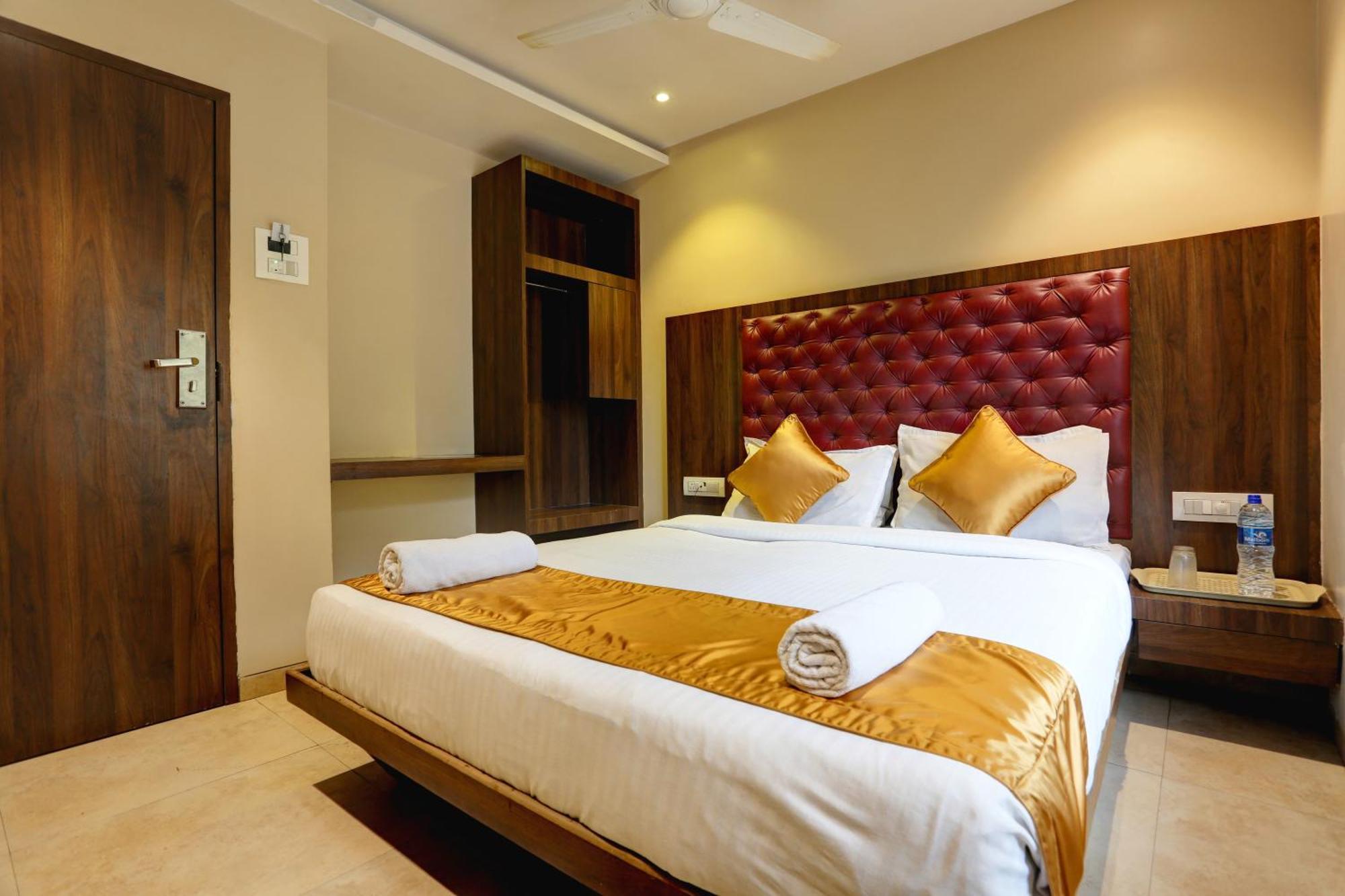 Hotel Sea Breeze Mumbai Exterior photo