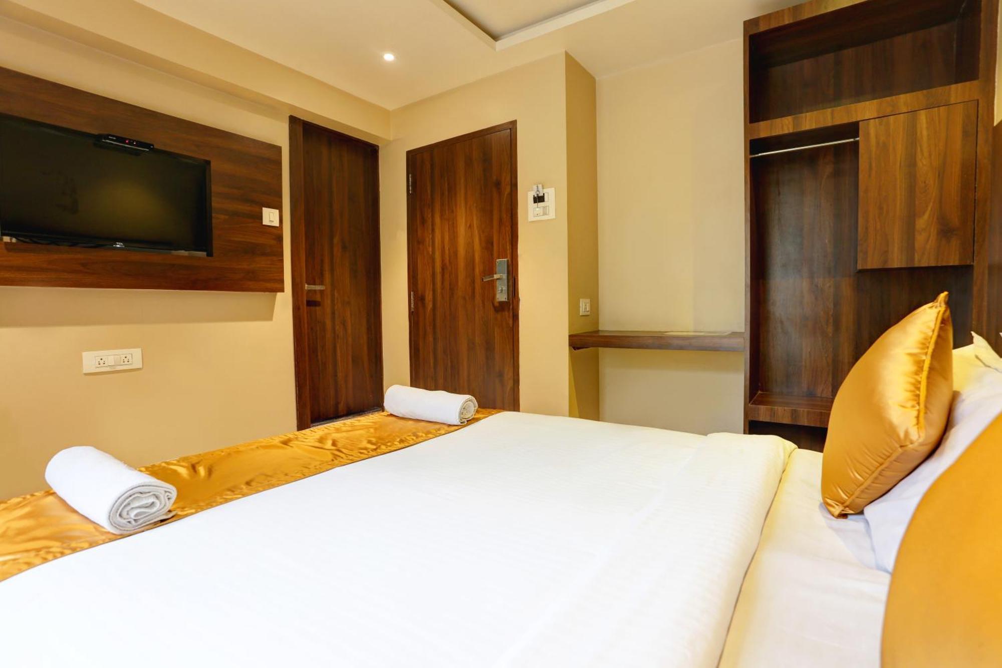 Hotel Sea Breeze Mumbai Exterior photo