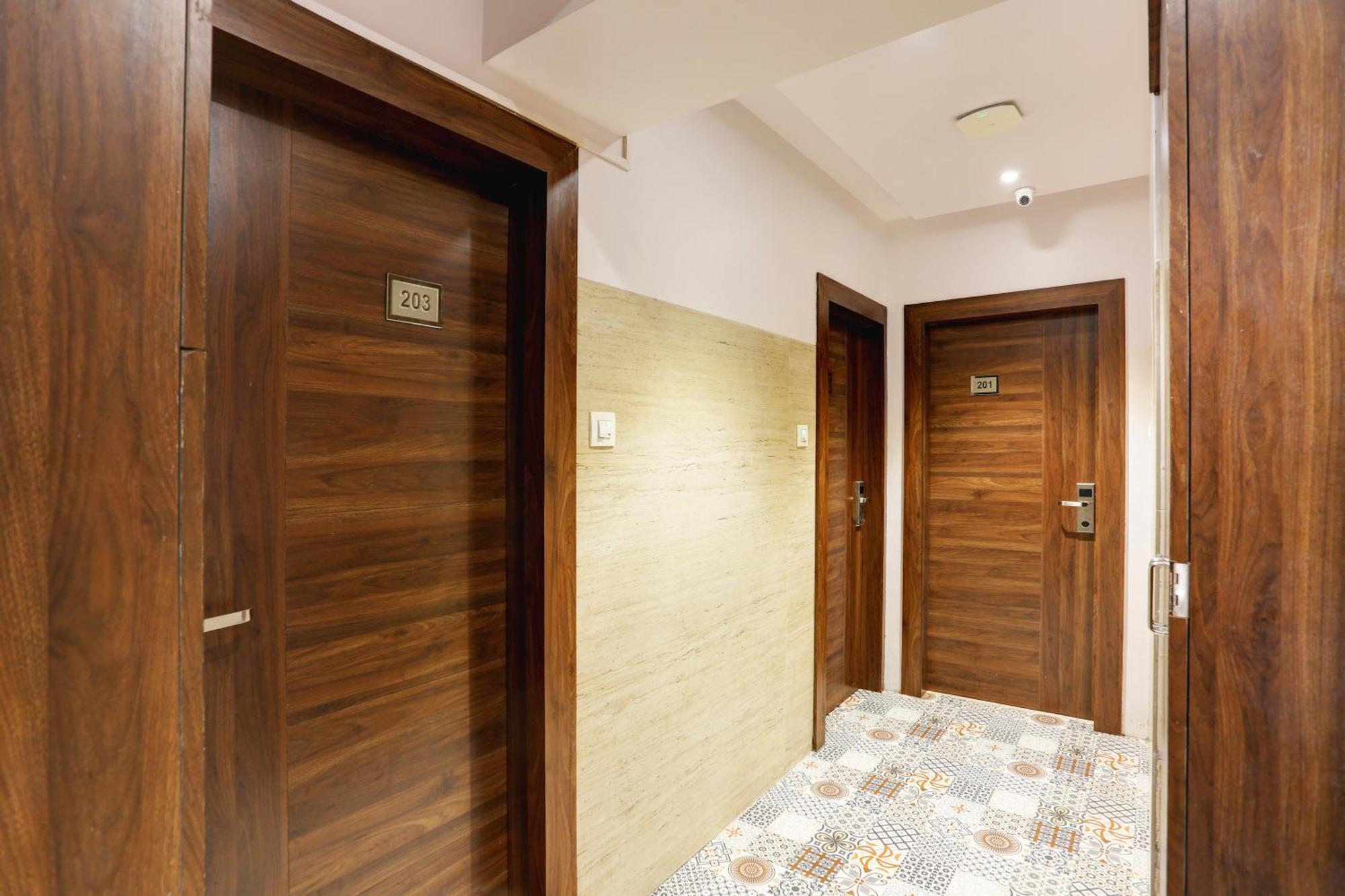 Hotel Sea Breeze Mumbai Exterior photo