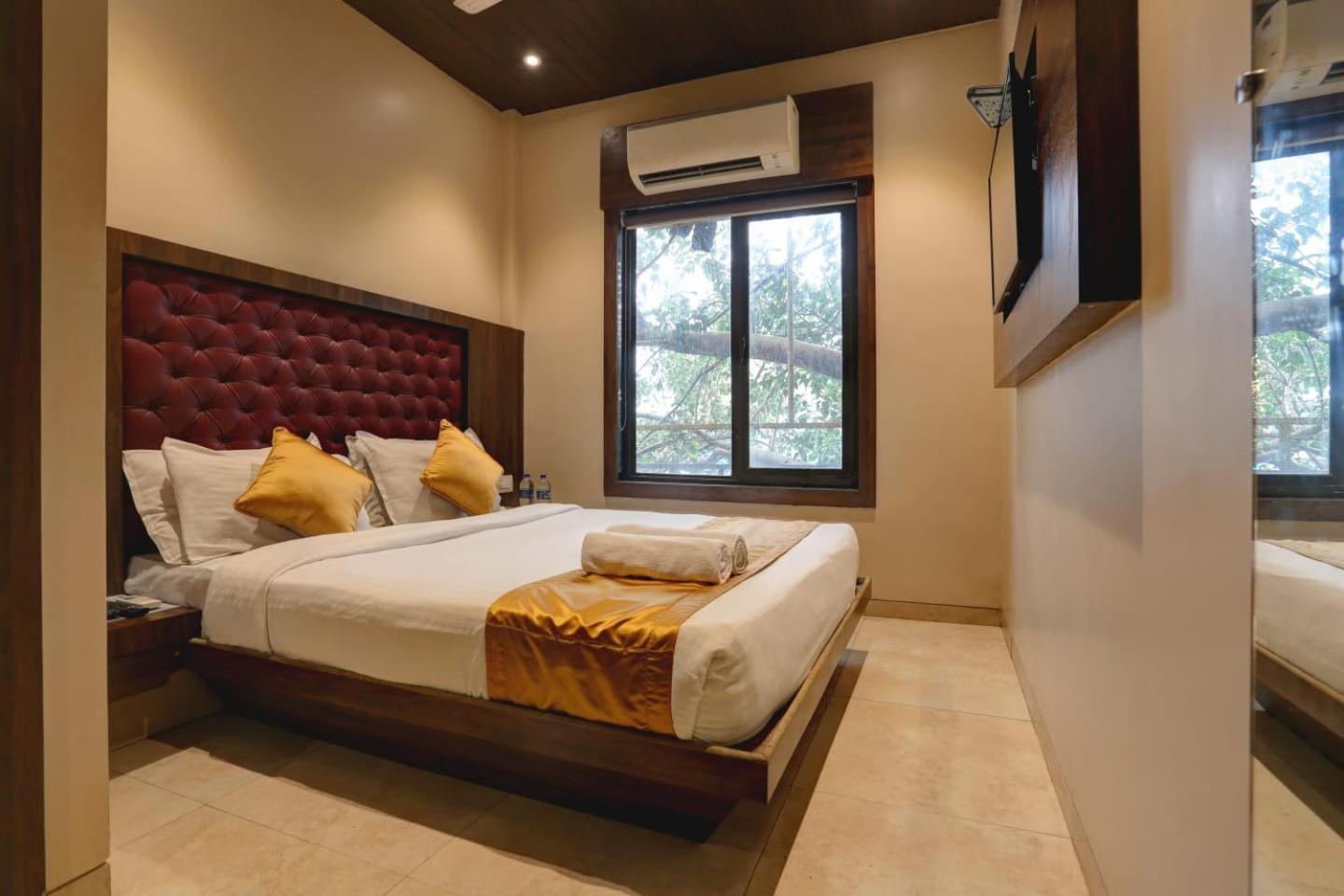 Hotel Sea Breeze Mumbai Exterior photo
